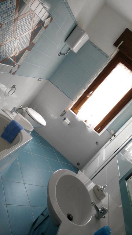 B&B Sa Zodia Guest House Bitti Eksteriør bilde