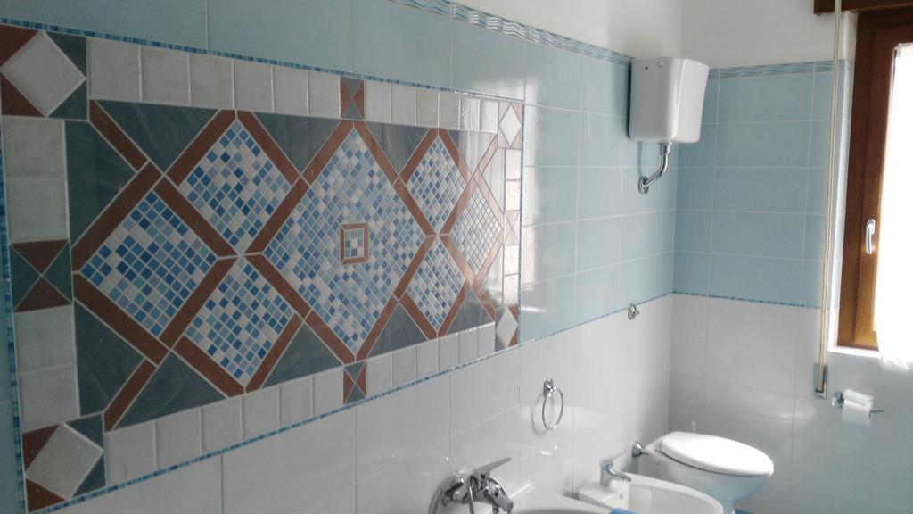B&B Sa Zodia Guest House Bitti Eksteriør bilde