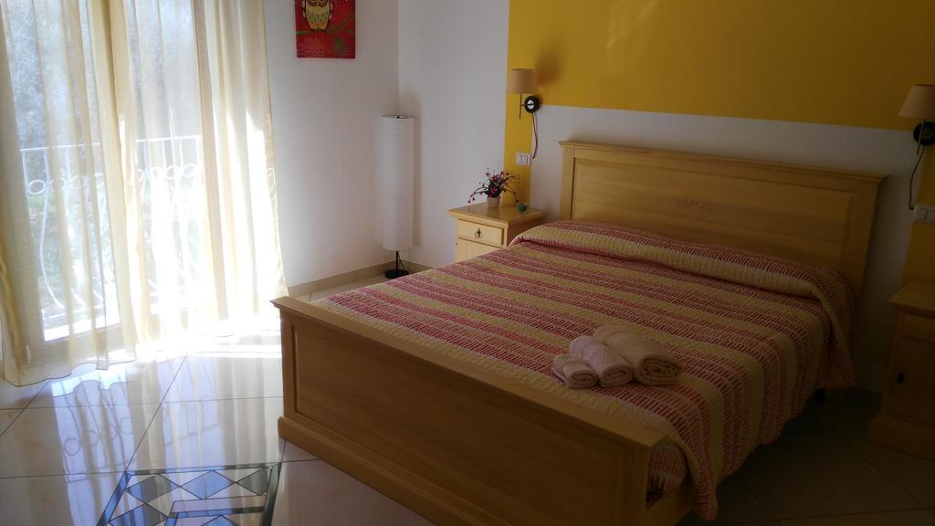B&B Sa Zodia Guest House Bitti Eksteriør bilde