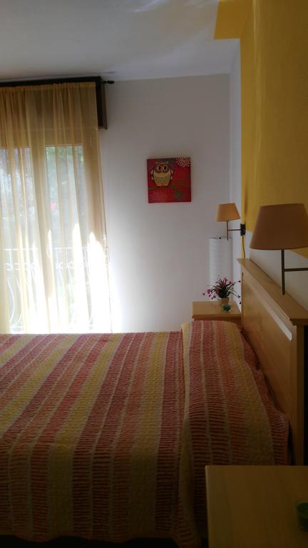 B&B Sa Zodia Guest House Bitti Eksteriør bilde